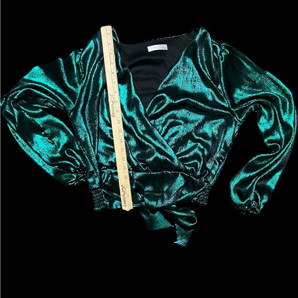 Vibrant 80’s Style Green Wrap Top - Picture 6 of 8